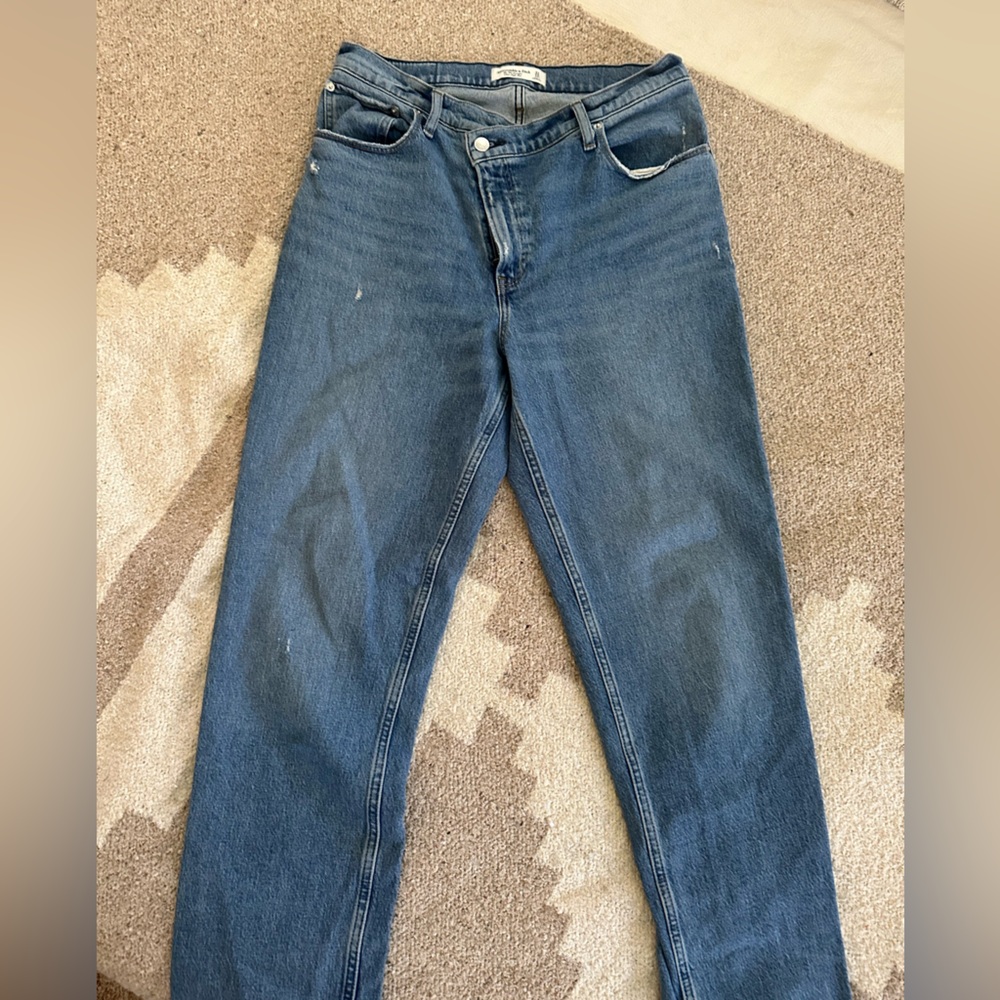 Abercrombie 90s Straight Ultra High Rise Jean